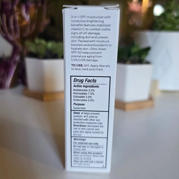Murad City Skin Age Defense Broad Spectrum SPF 50 - Picture 6 of 7
